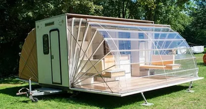 Esta caravana parece una ilusión óptica, pero es absolutamente real