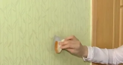 Make sure your wallpaper is completely dust-free with THIS easy trick!