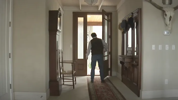 Dying grandpa teaches selfish granddaughter, who refused to take care of him, a lesson