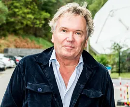 NOS-presentator Tom Egbers getroffen door een hartinfarct