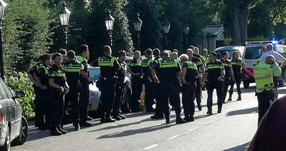 Heftig: vijf arrestaties na massale vechtpartij in Tikibad! Je raadt nooit waarom, echt bizar dit!