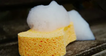 10 überraschende Dinge, für die man Schwämme neben der Reinigung noch verwenden kann