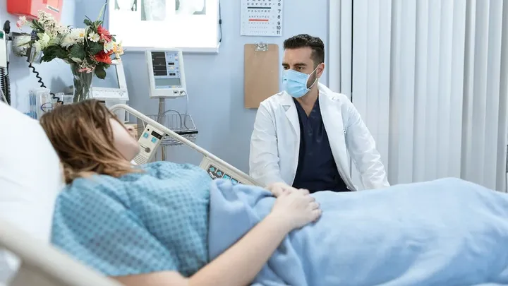 3 Weken na de geboorte van een tweeling voelde moeder zich ziek - toen de dokter de echo zag, zei hij: "Het spijt me"