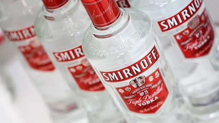 Wodka op je gezicht smeren? Dit is briljant!