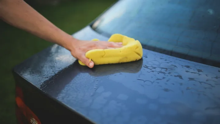 9 prácticos trucos de limpieza para tu coche