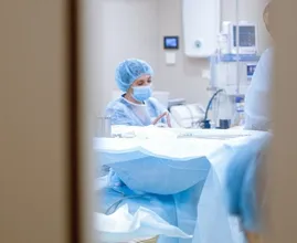 Zoveel (on)gevaccineerden liggen met corona in het ziekenhuis