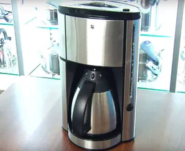 Je koffiezetapparaat is viezer dan je denkt, maar zo maak je hem schoon