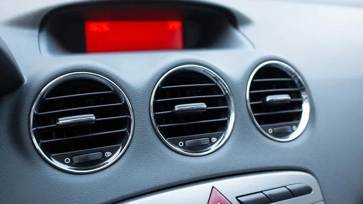 Waarschuwing: doe dit NIET met de airco in je auto, het kan gevaarlijk voor je gezondheid zijn!