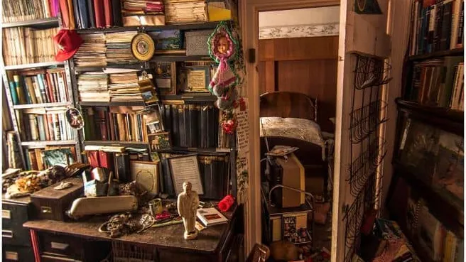 Esta casa abandonada no se había habitado desde 1950. ¡No creerás lo que había adentro!