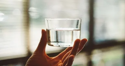 Zo verhelp je doffe aanslag op je glazen in een handomdraai