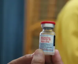 Moderna-vaccin werkt waarschijnlijk minder goed tegen omikronvariant