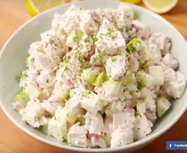 Rezept: erfrischender Hühnchen Apfel Salat.