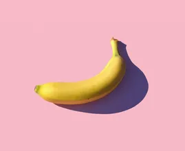 Por esto debes hervir un plátano antes de irte a dormir