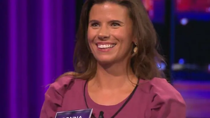 Stewardess Sonna kent hoofdsteden niet in spelprogramma The Floor