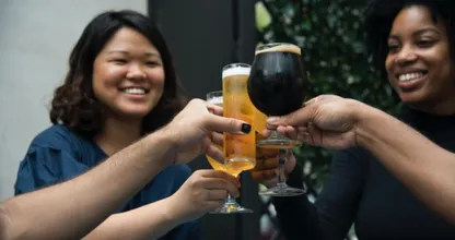 Kunnen vrouwen echt slechter tegen alcohol?