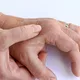 So linderst du den Schmerz bei Arthrose