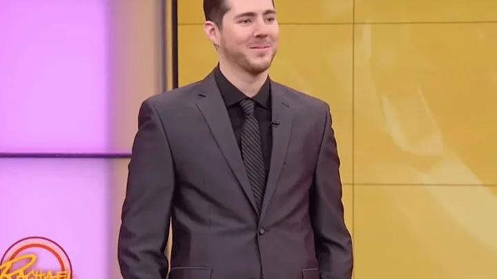 Er überrascht seine schicke Freundin mit einem Umstyling, doch nicht nur das!