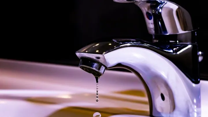 Ook voor drinkwater gaan we komend jaar veel meer betalen