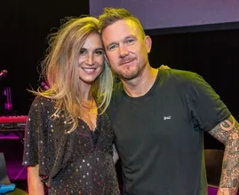 Anouk en Johnny de Mol trotse ouders geworden van tweede zoon