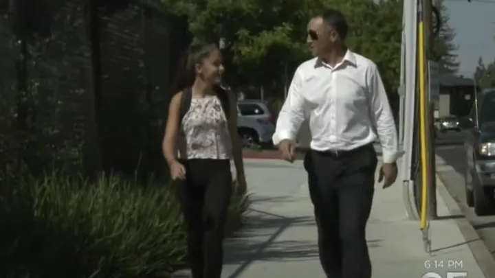 School suspends teenager for the clothes she’s wearing, her father is not pleased