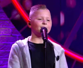 De nieuwe Jan Smit: 10-jarige Pietje zingt een aardig moppie
