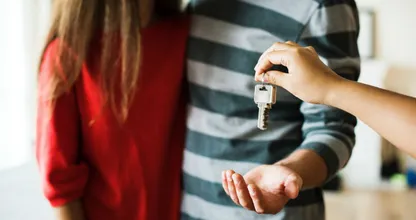 Bizar: bij aankoop van dit huis krijg je de bewoners erbij