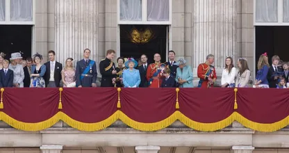 17 Weird Things You Didn't Know The British Royal Family Can't Do