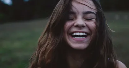 Aquí te mostramos cómo evitar que tus dientes se decoloren