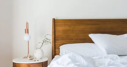 Sollte man das machen oder besser nicht? Mit offenem Fenster schlafen wenn es draußen friert