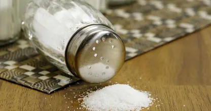 Con estos 7 consejos, es posible comer menos sal