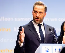 Zóveel boosterrondes zijn er volgens het kabinet nog nodig