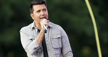 Jan Smit maakt korte metten met kritiek fan over coronapas