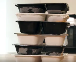 Consumentenbond: tafeltje-dek-je maaltijden vaak onsmakelijk en ondermaats