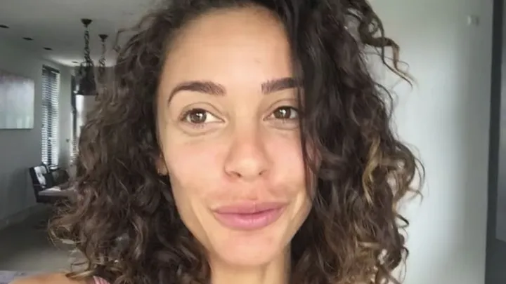 Fajah Lourens deelt: ‘Een gelukkig leven zit niet in dat perfecte lijf’