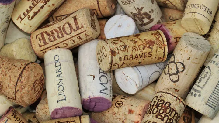 6 x cool things you can do with the corks from wine bottles