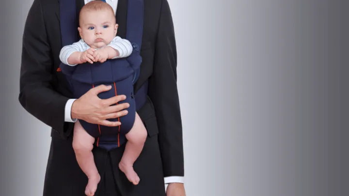 Meer vaderschapsverlof; een goed idee of niet? DIT vinden de politieke partijen en zó gaat het in Zweden!