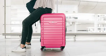Door personeelstekort ook lange wachtrijen op Eindhoven Airport