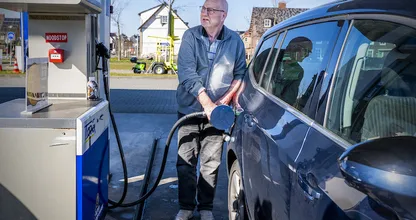 Benzine tanken onder de 2 euro per liter hier en daar weer mogelijk