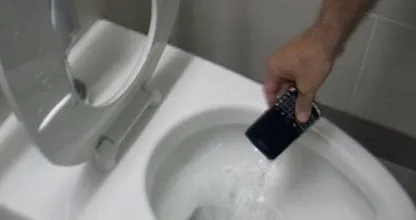 Kijk eens goed naar je eigen telefoon... Ziet er schoon uit hé? Dat dachten wij ook, maar lees snel even verder.