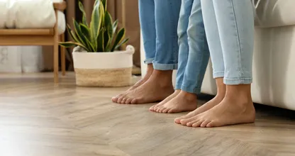 Vloerverwarming en vloerkeuze: wat werkt het beste samen?