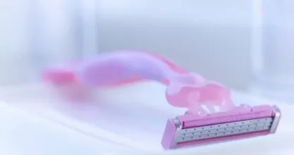 Met DEZE slimme scheertruc heb je nooit meer last van een geïrriteerde bikinilijn!