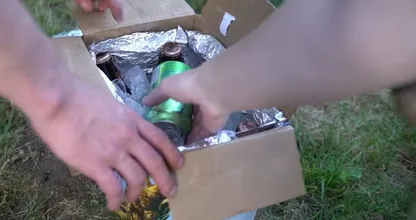 Keine Kühlbox da? Bau dir so eine in nur 5 Minuten!
