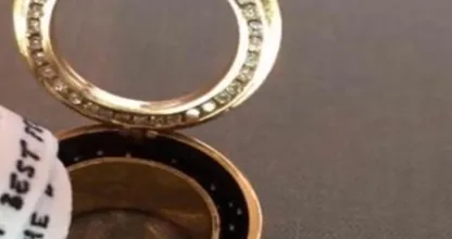 Woman in shock when her jeweler tells her about her mother’s old ring