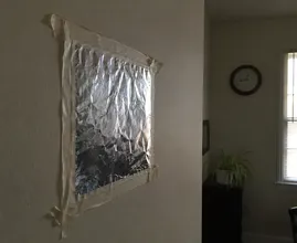 La gente está pegando papel de aluminio a sus paredes, y el resultado puede ahorrarle mucho esfuerzo y dinero