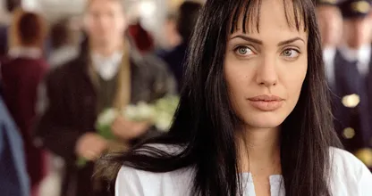 Voici à quel point Angelina, Johnny et ces 13 autres célébrités ont changé.