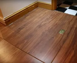 ¡Hombre encuentra una escotilla secreta en su casa: lo que está debajo te sorprenderá!