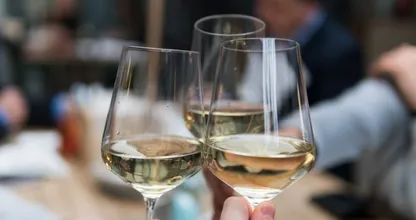 's Avonds alcohol gedronken? Dit is hoelang je moet wachten met autorijden