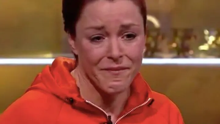 Jorien ter Mors in tranen na winst 1000 meter: 'Kom pap, help me'