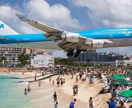 Você é corajoso o suficiente? Confira os 25 aeroportos aterrorizantes que os pilotos rezam para evitar!