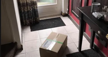 Post NL biedt excuses aan voor pakketje in de gang: "Dit is onbeschoft en asociaal"